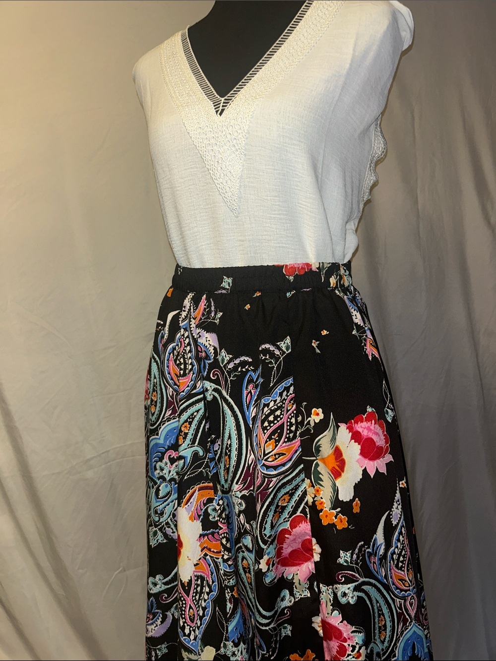 Women's Black Floral Paisley Maxi Skirt